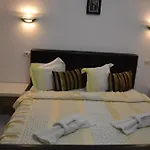 Park Apartment *